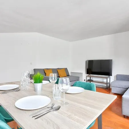 Apartment Quartier Republique *